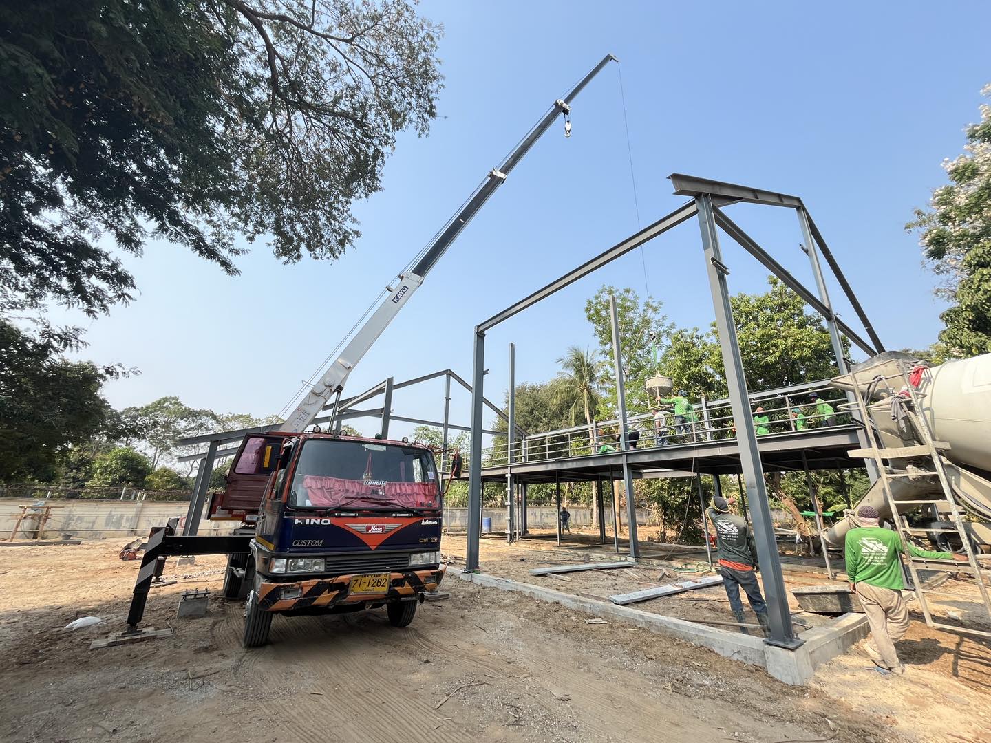 1 - https://เบนซ์รุ่งเรืองเครน.com | บริการเช่าเครน รถบรรทุกติดเครน และรถกระเช้าพร้อมทีมงานมืออาชีพ รถทุกคันมีปจ.2 และใบรับรองความปลอดภัย ให้บริการทั้งรายวันและรายเดือน พร้อมดูแลทุกสถานการณ์